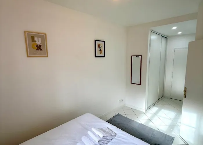 Tour Eiffel Molitor Apartment Paris