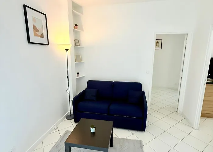 Tour Eiffel Molitor * Paris